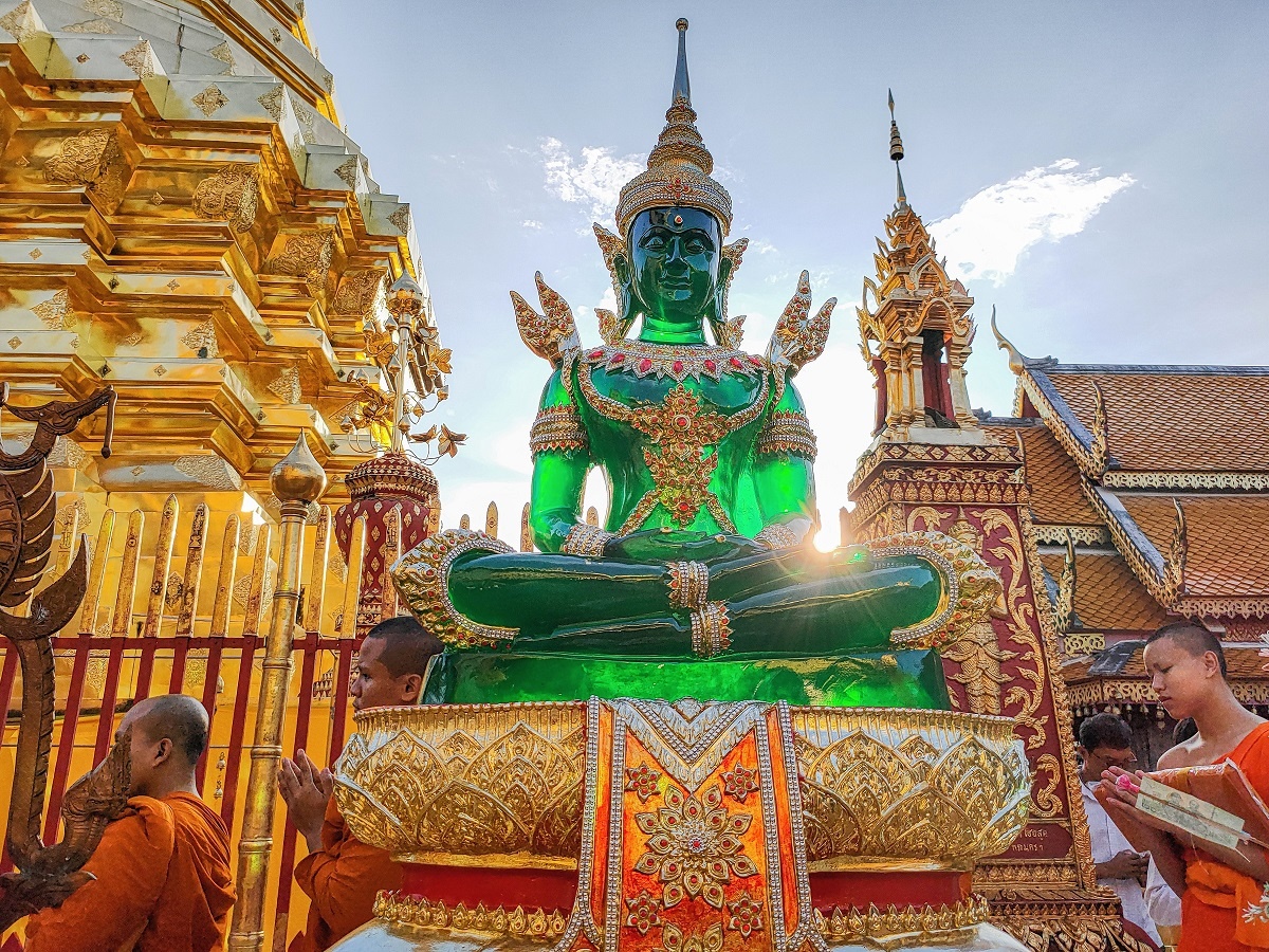 Video - Kham pha ve dep co kinh cua Chiang Mai qua ong kinh Oppo Reno2 hinh anh