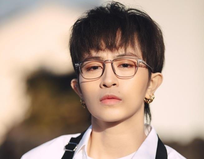 Gil Le, Miu Le, ViruSs livestream ru fan kiem 1 ty dong sam Noel hinh anh