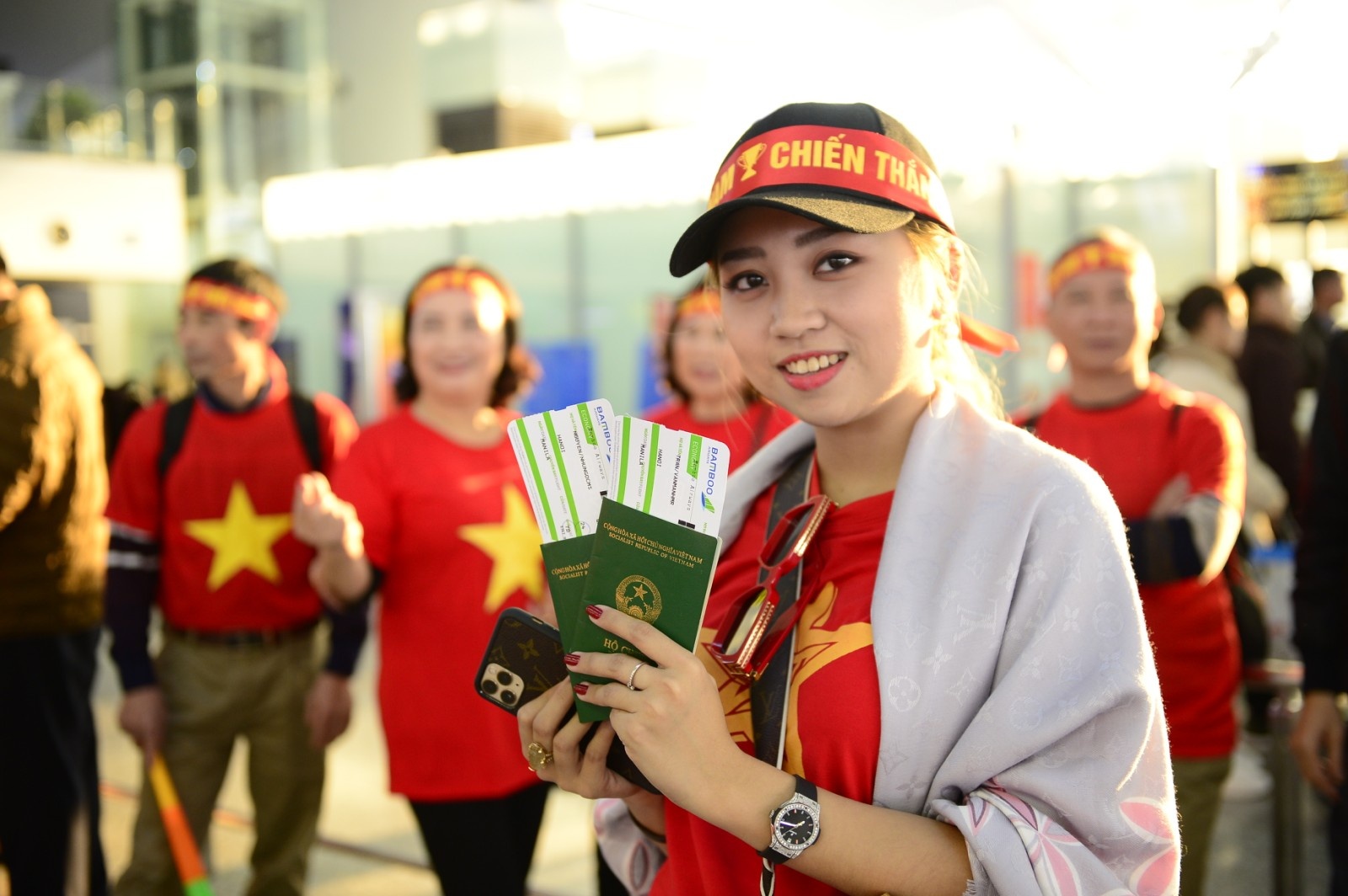 CDV vuot hang nghin km den Manila - Philipines co vu U22 Viet Nam hinh anh