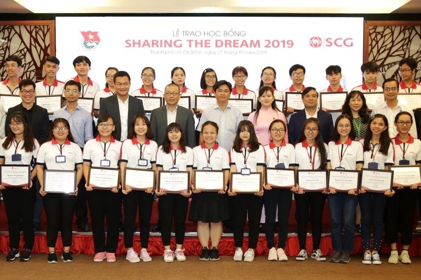 Dau tu vao giao duc la hoat dong CSR mang gia tri ben vung hinh anh