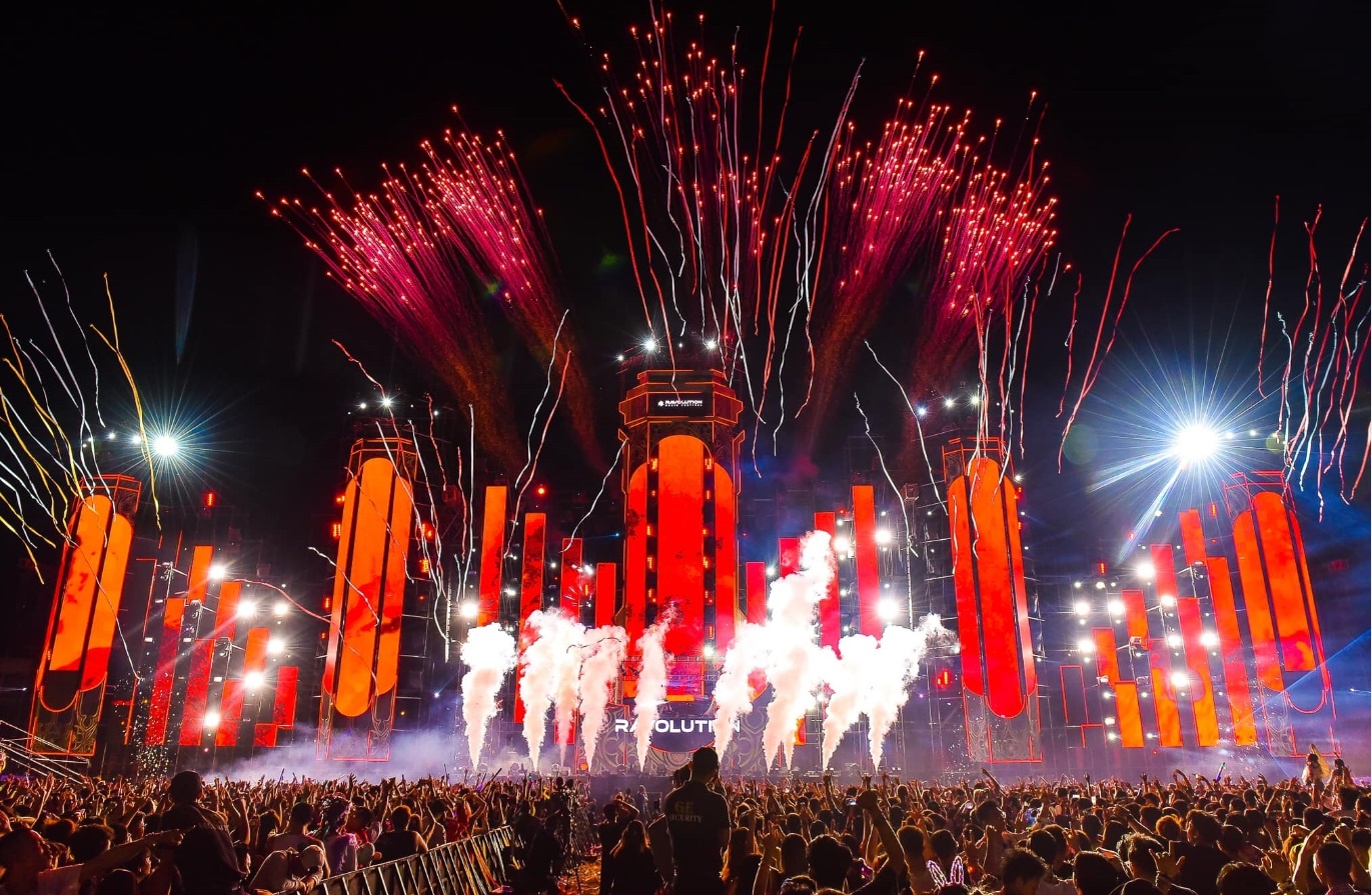 Hon 11.000 khan gia quy tu tai le hoi am nhac dien tu cua Yamaha hinh anh