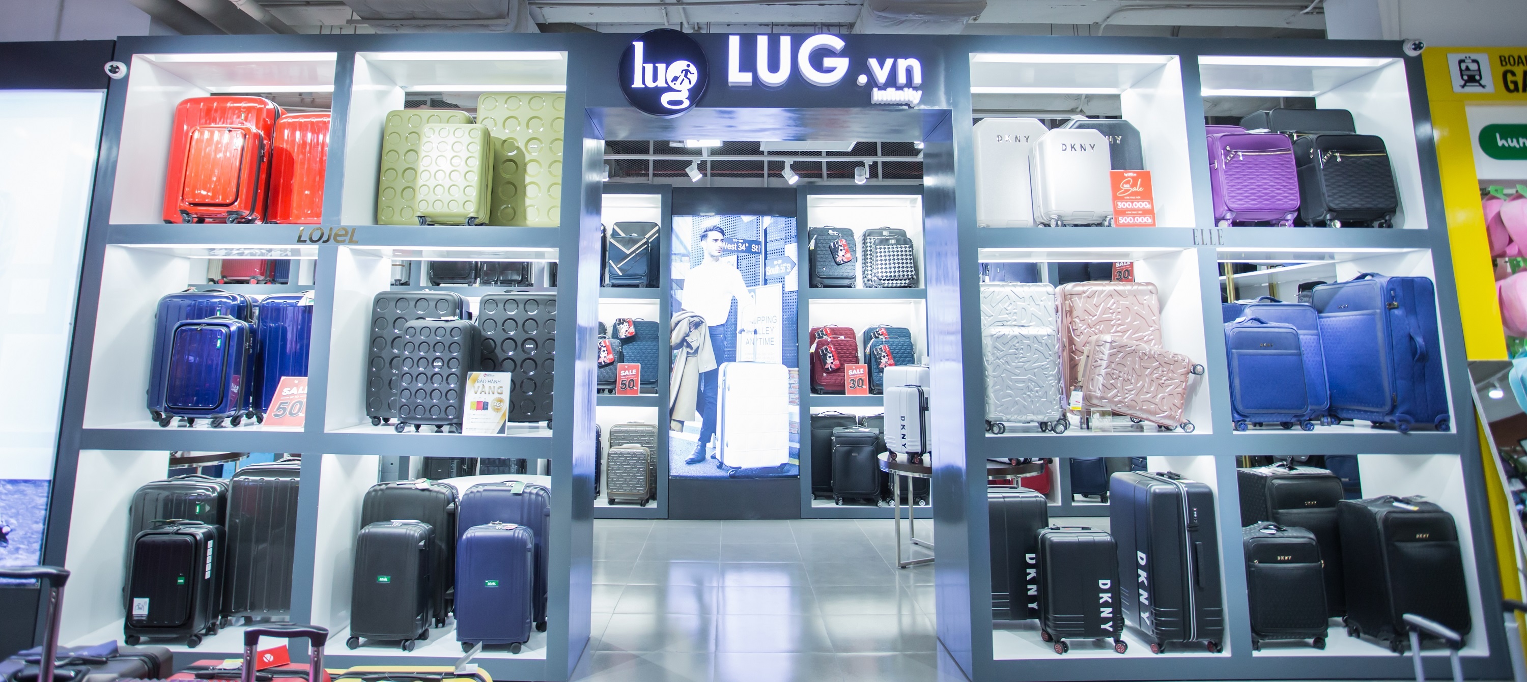 Chuoi ban le hanh ly Lug anh 3