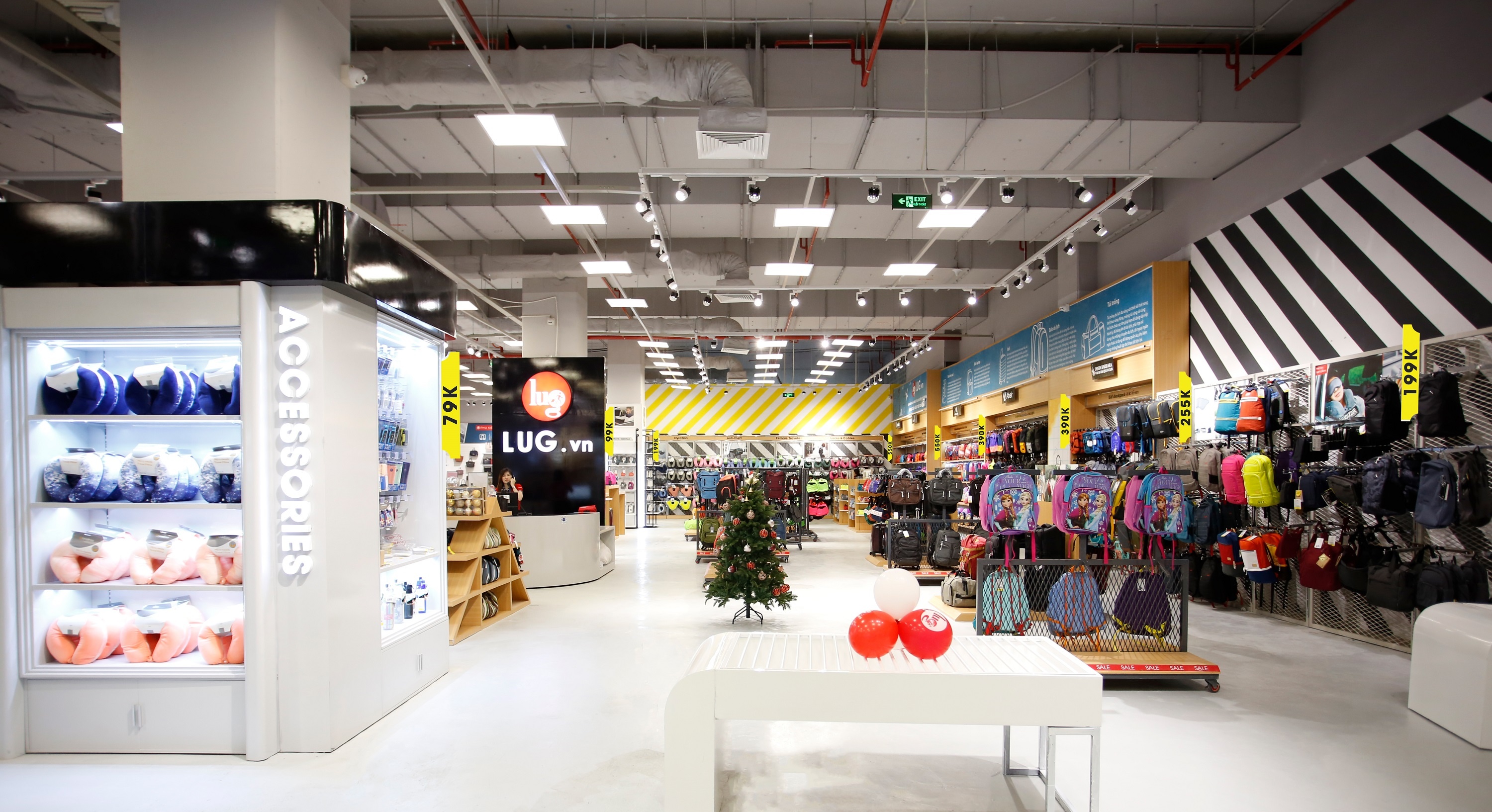 Chuoi ban le hanh ly Lug anh 2