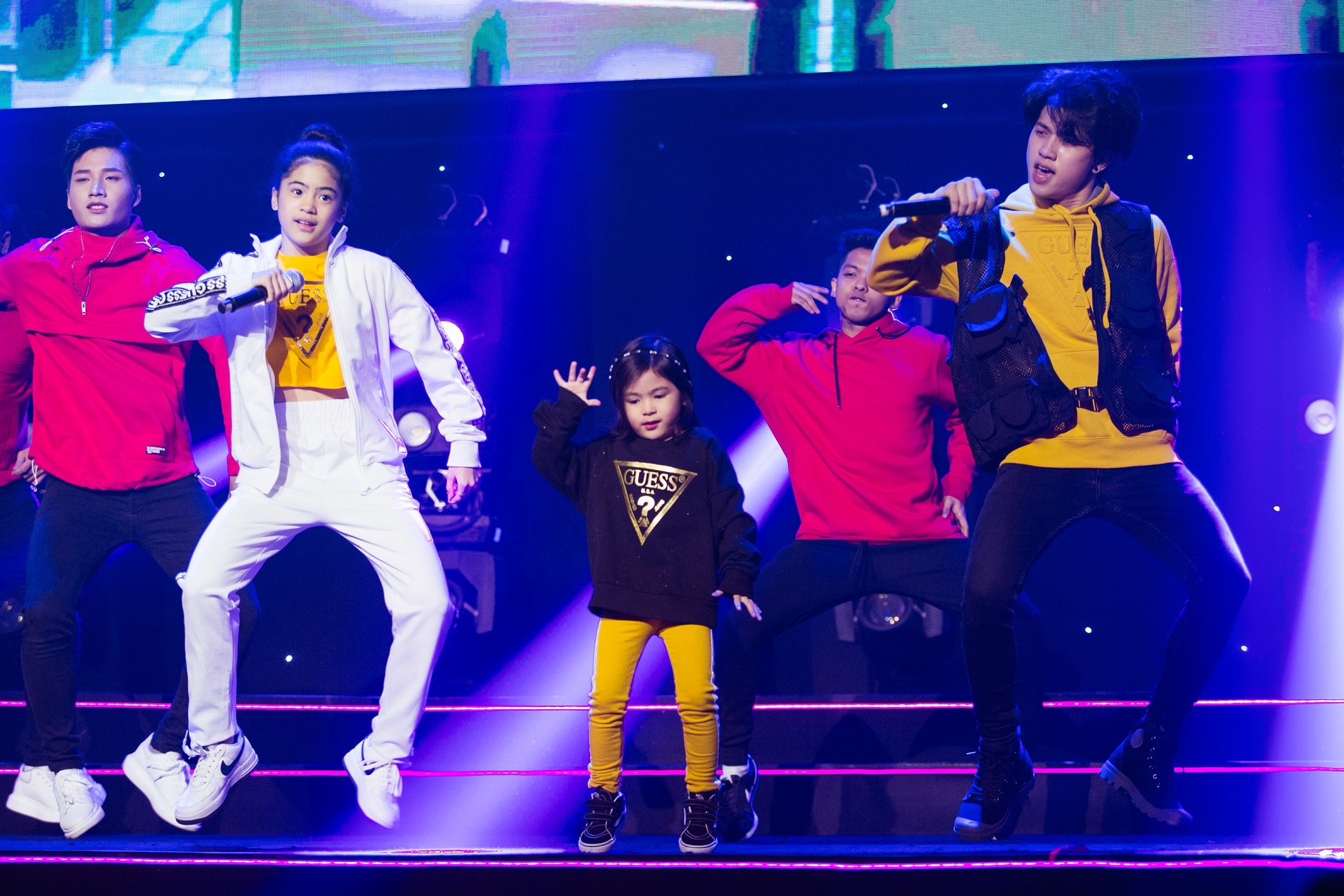 Nhieu nghe si duoc vinh danh tai MeTub WebTVAsia Awards 2019 hinh anh