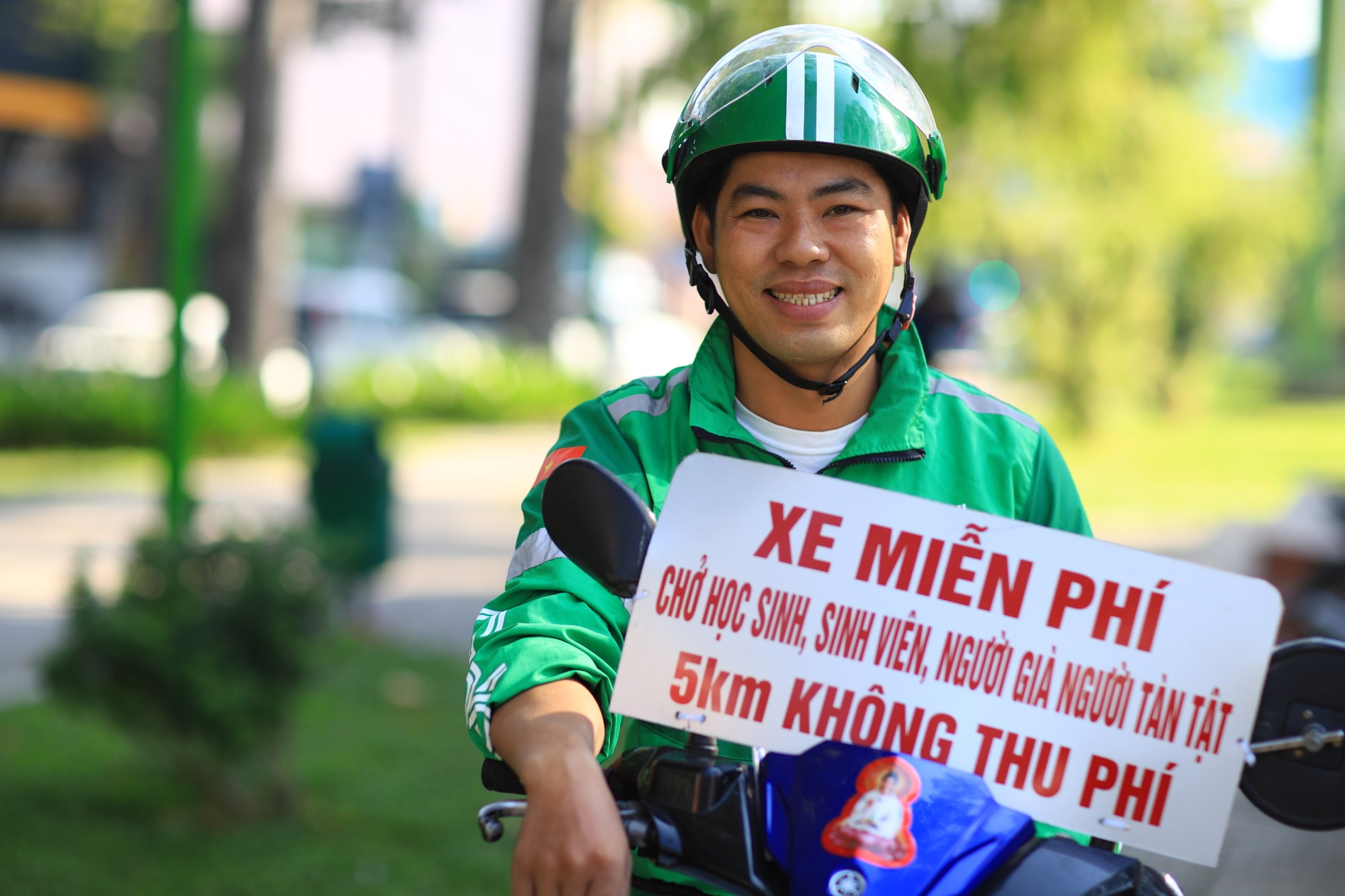 'Cuoc xe mien phi cua toi giup nguoi ta co them mieng thit cho bua an' hinh anh