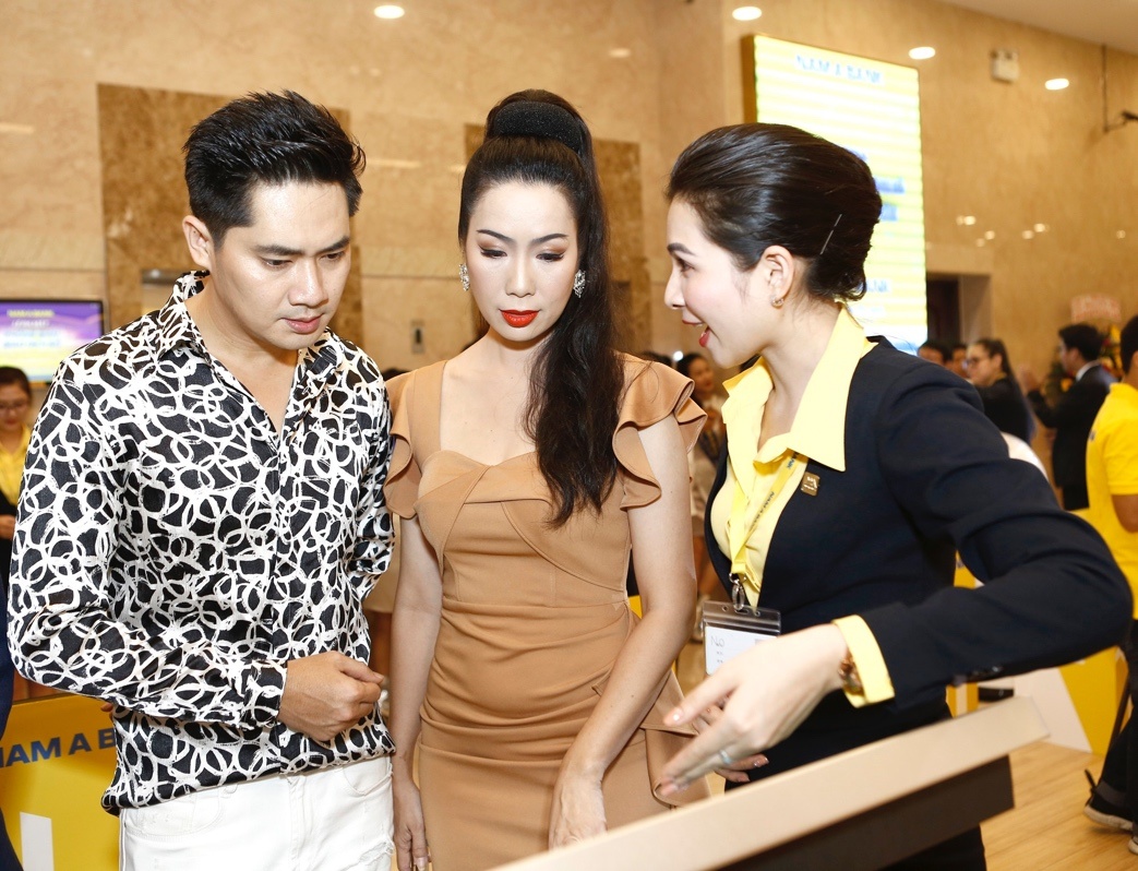 Hoa hau Khanh Van anh 6