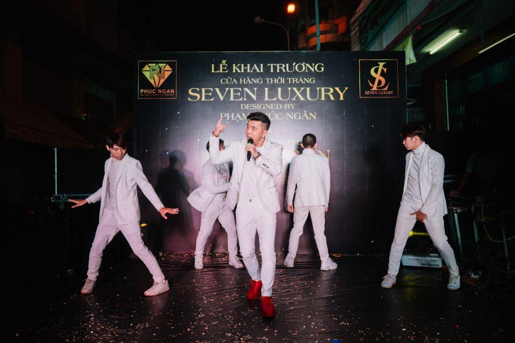 Ưng Hoàng Phúc ảnh 2 Ung Hoang Phuc anh 2