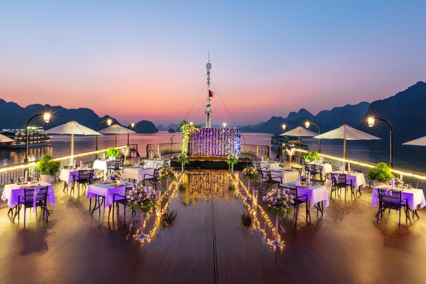 Du thuyen Indochine anh 2