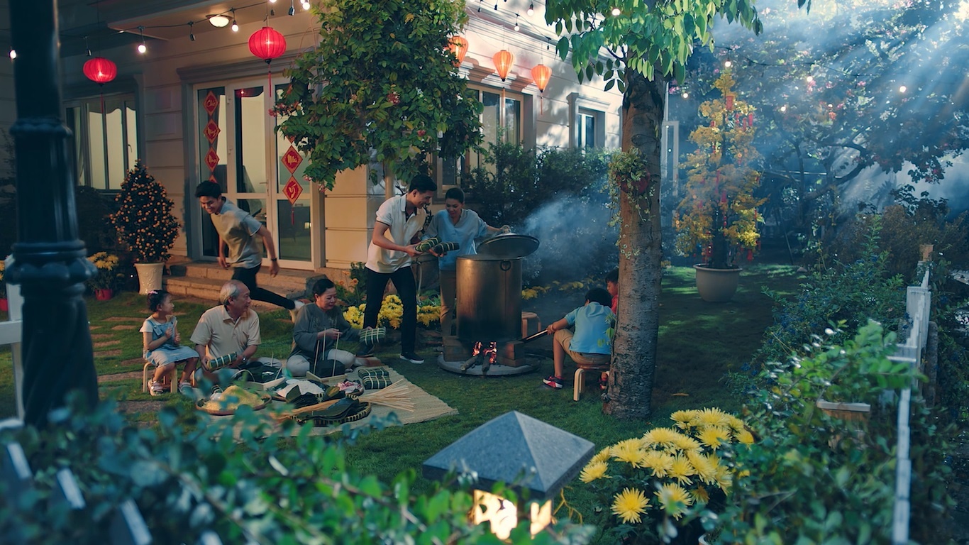 an Tet lon voi TV QLED Samsung anh 3