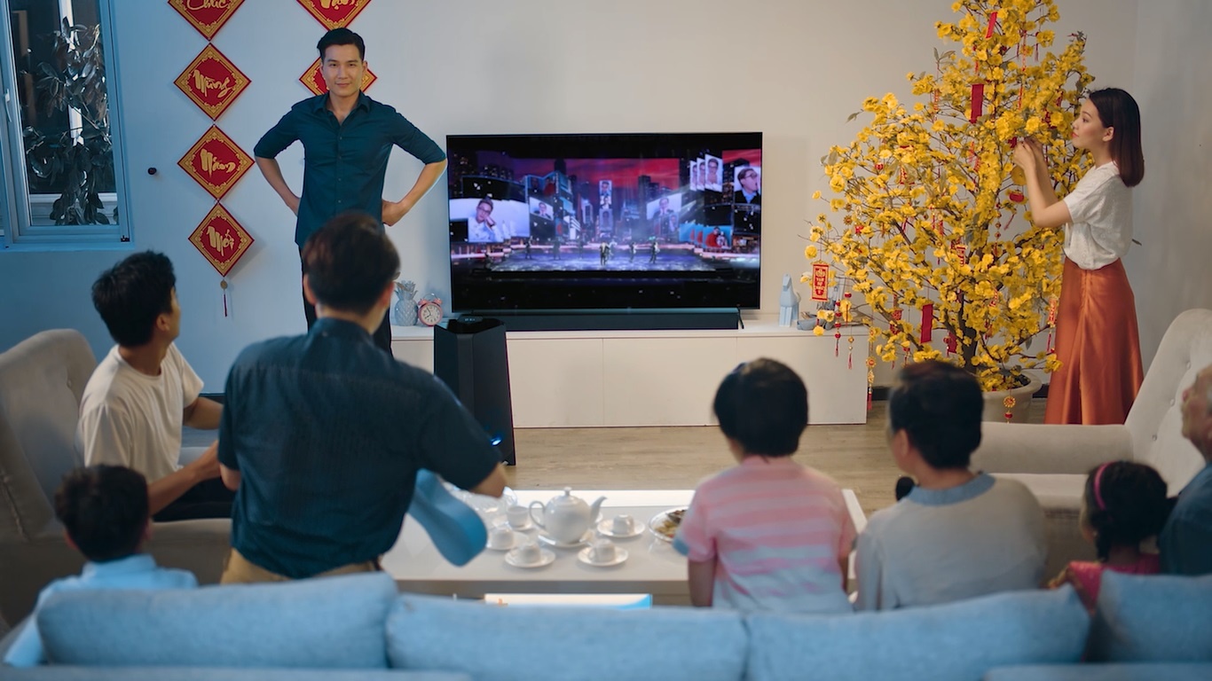 an Tet lon voi TV QLED Samsung anh 9