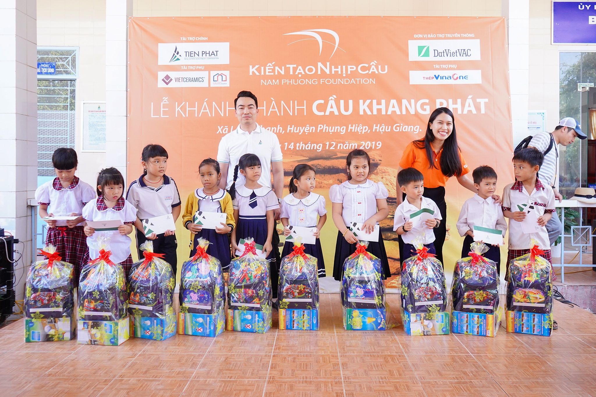 Quy thien nguyen Nam Phuong anh 4