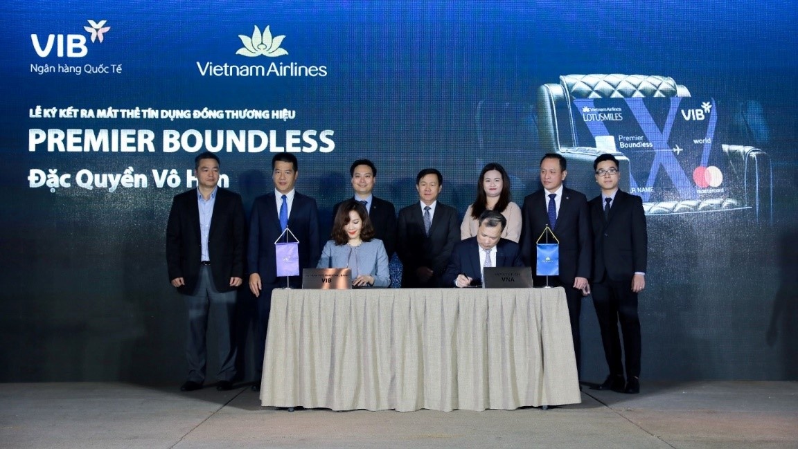 VIB va Vietnam Airlines ra mat the bay dac quyen Premier Boundless hinh anh