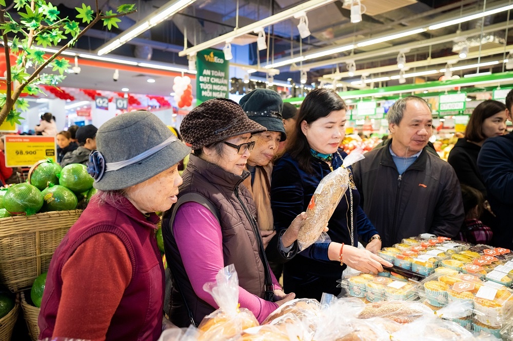 Vincom dong loat khai truong 2 TTTM tai Khanh Hoa, Phu Tho hinh anh