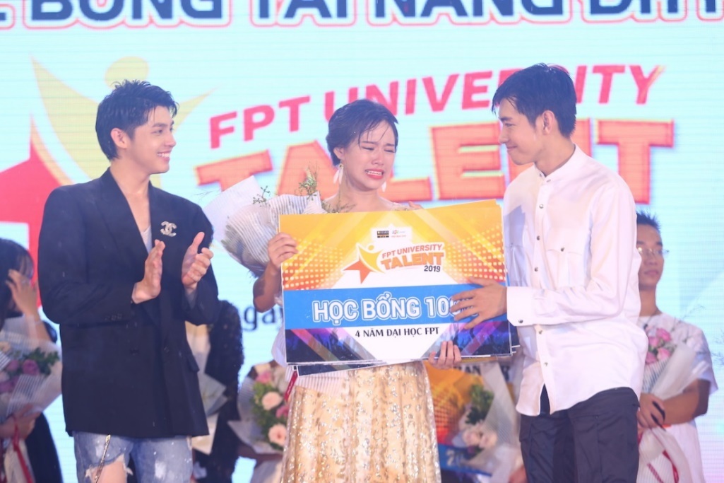 DH FPT mo quy hoc bong 3 ty cho hoc sinh THPT thi tai nang hinh anh
