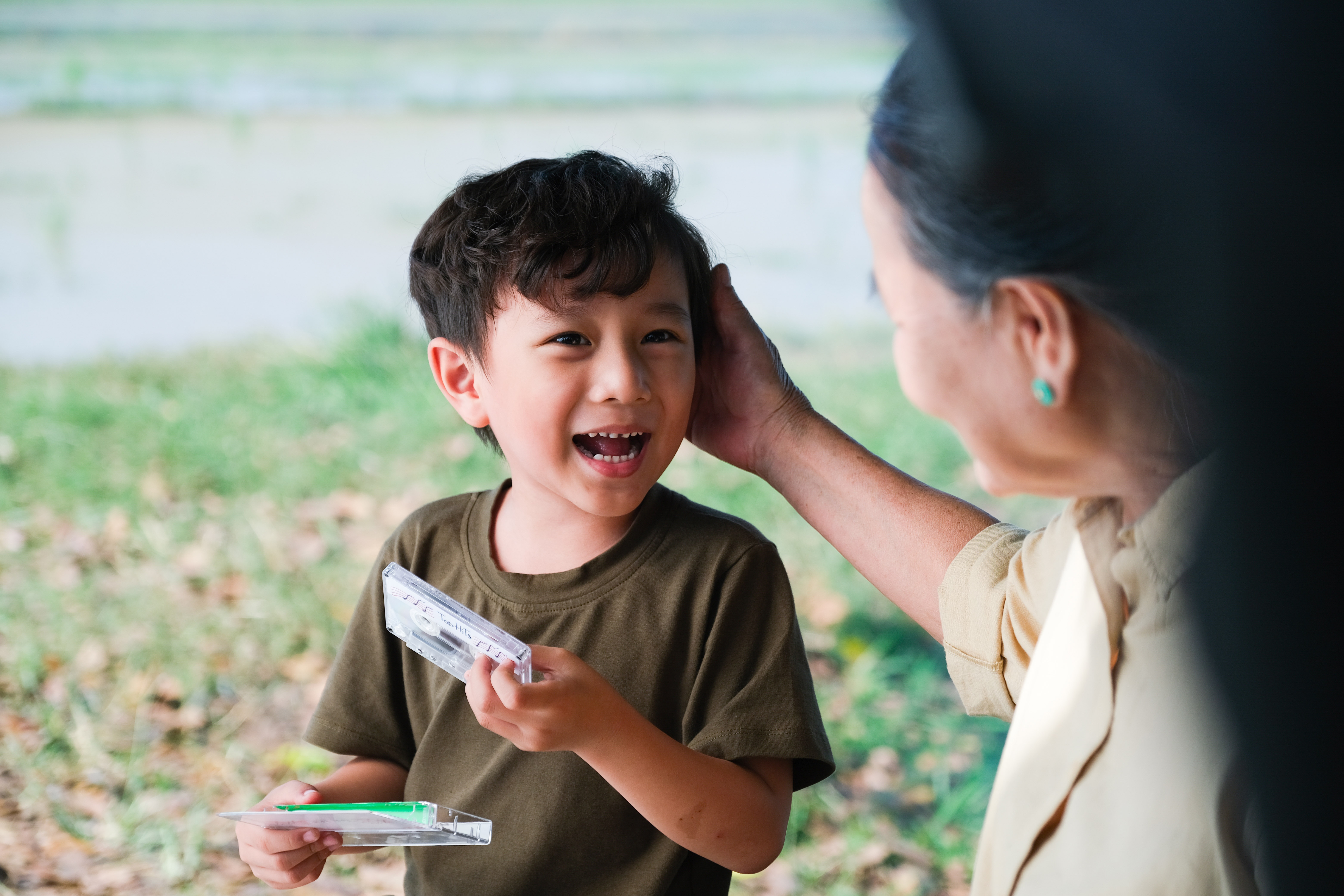 Ve nha cung oppo anh 2