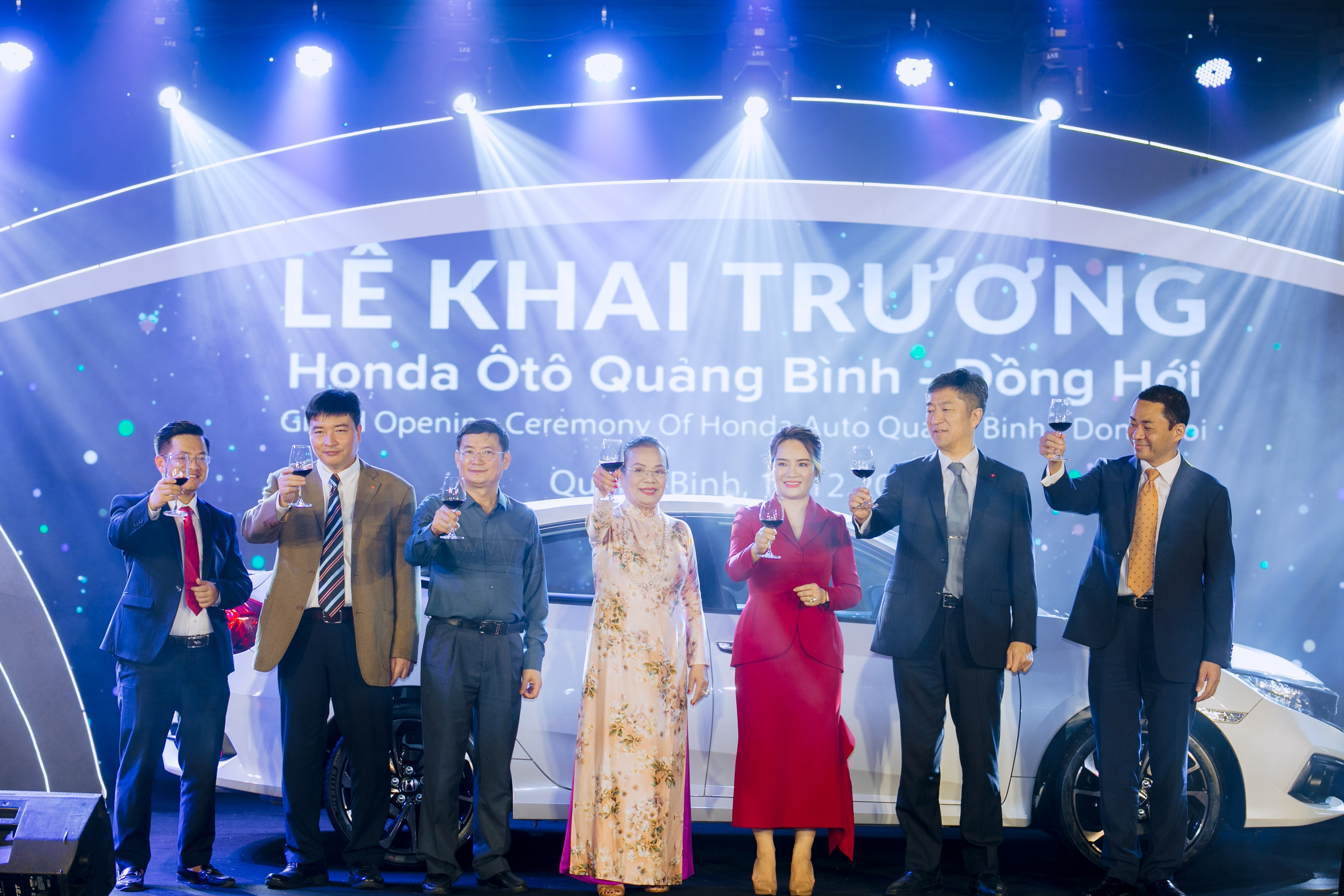 Chinh thuc khai truong dai ly Honda Oto Quang Binh - Dong Hoi hinh anh