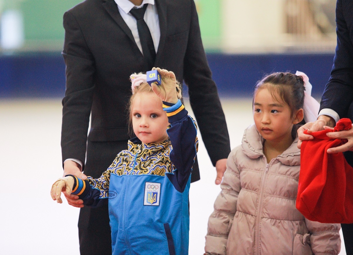 54 VDV nhi tranh tai tai giai truot bang nghe thuat cup Vincom hinh anh