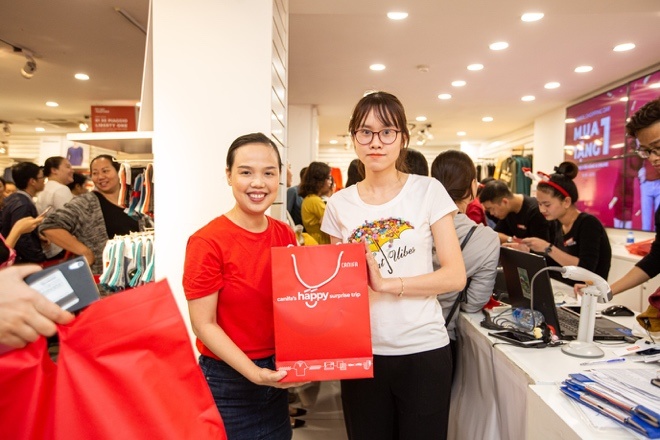 Co hoi mua sam 0 dong o Canifa voi chuong trinh 'Happy Surprise Trip' hinh anh