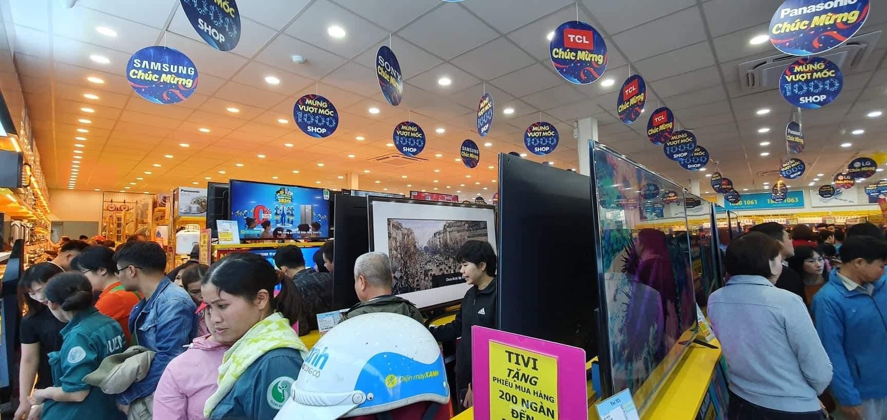 Sieu thi Dien may Xanh thu 1.000 thu 3,8 ty dong ngay khai truong hinh anh