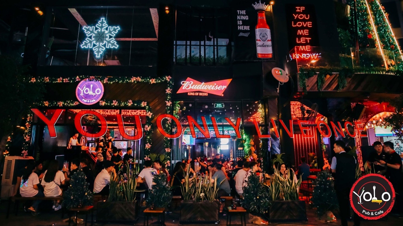 Yolo Pub &amp;Cafe anh 5