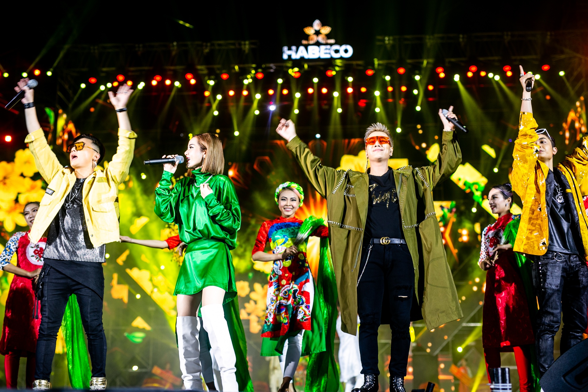 Noo Phuoc Thinh va dan sao hoi tu tai su kien 'Vi bia lam nen sac Tet' hinh anh