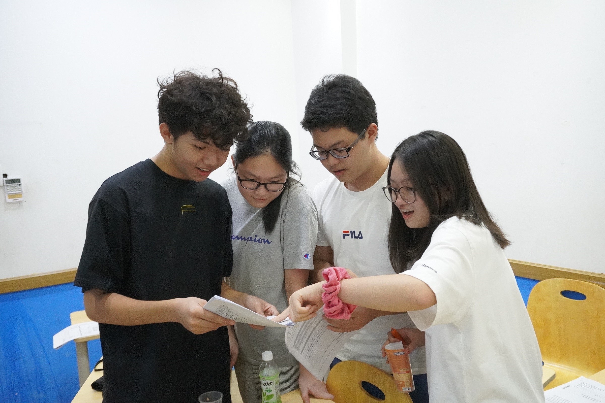 Cuoc tranh tai cua nhung ngoi sao tieng Anh nhi hinh anh