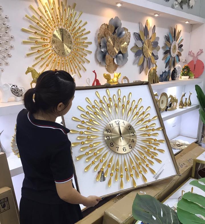 dong ho treo tuong nghe thuat anh 1