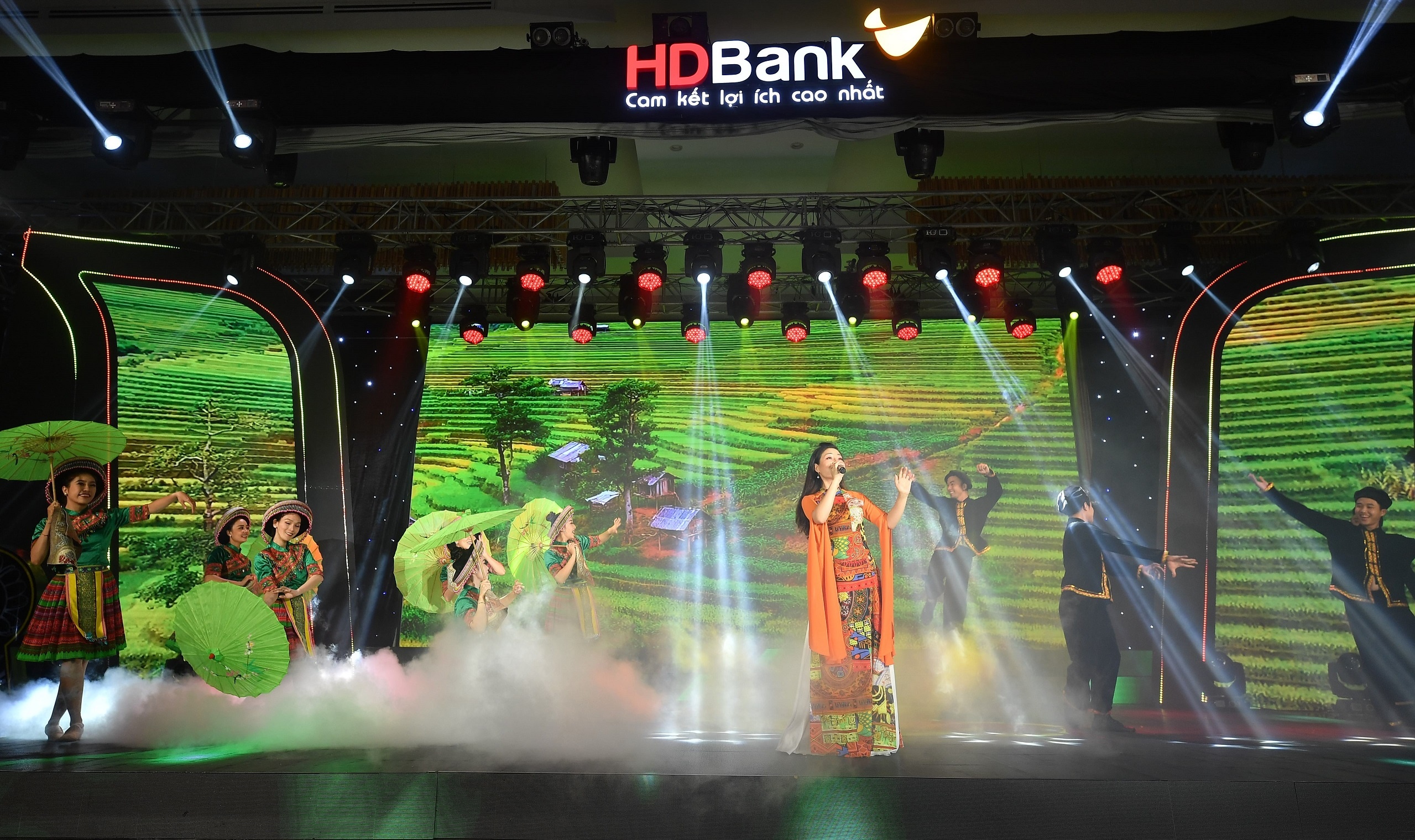 HDbank anh 8