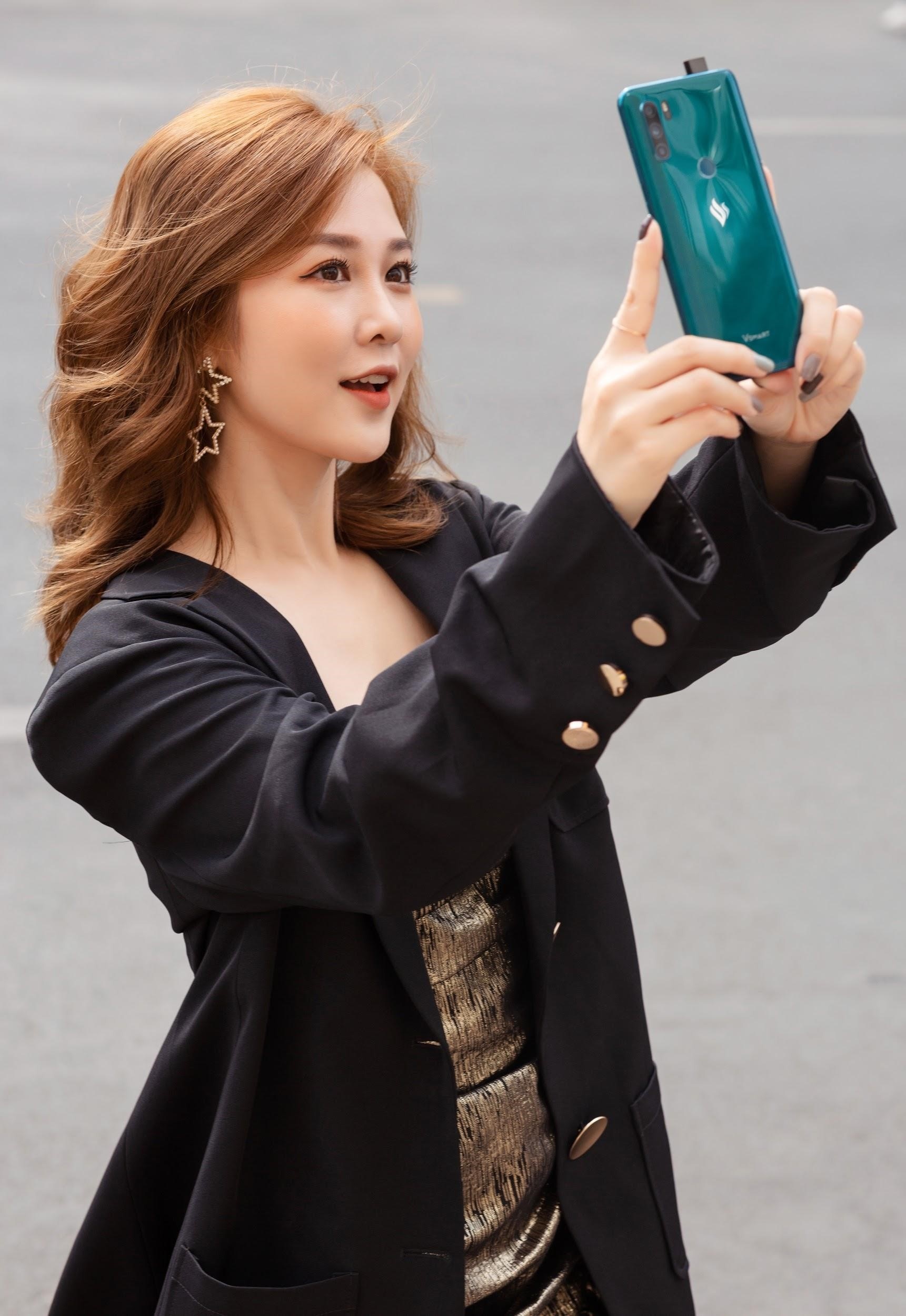 Vsmart Active 3 anh 1