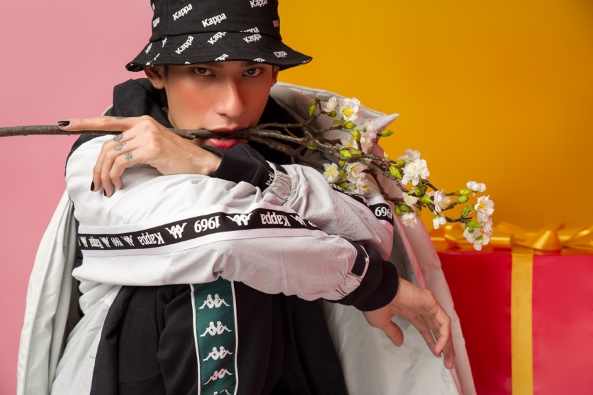 Ru nguoi than cung mac dep voi style 'gia dinh nha ta' hinh anh