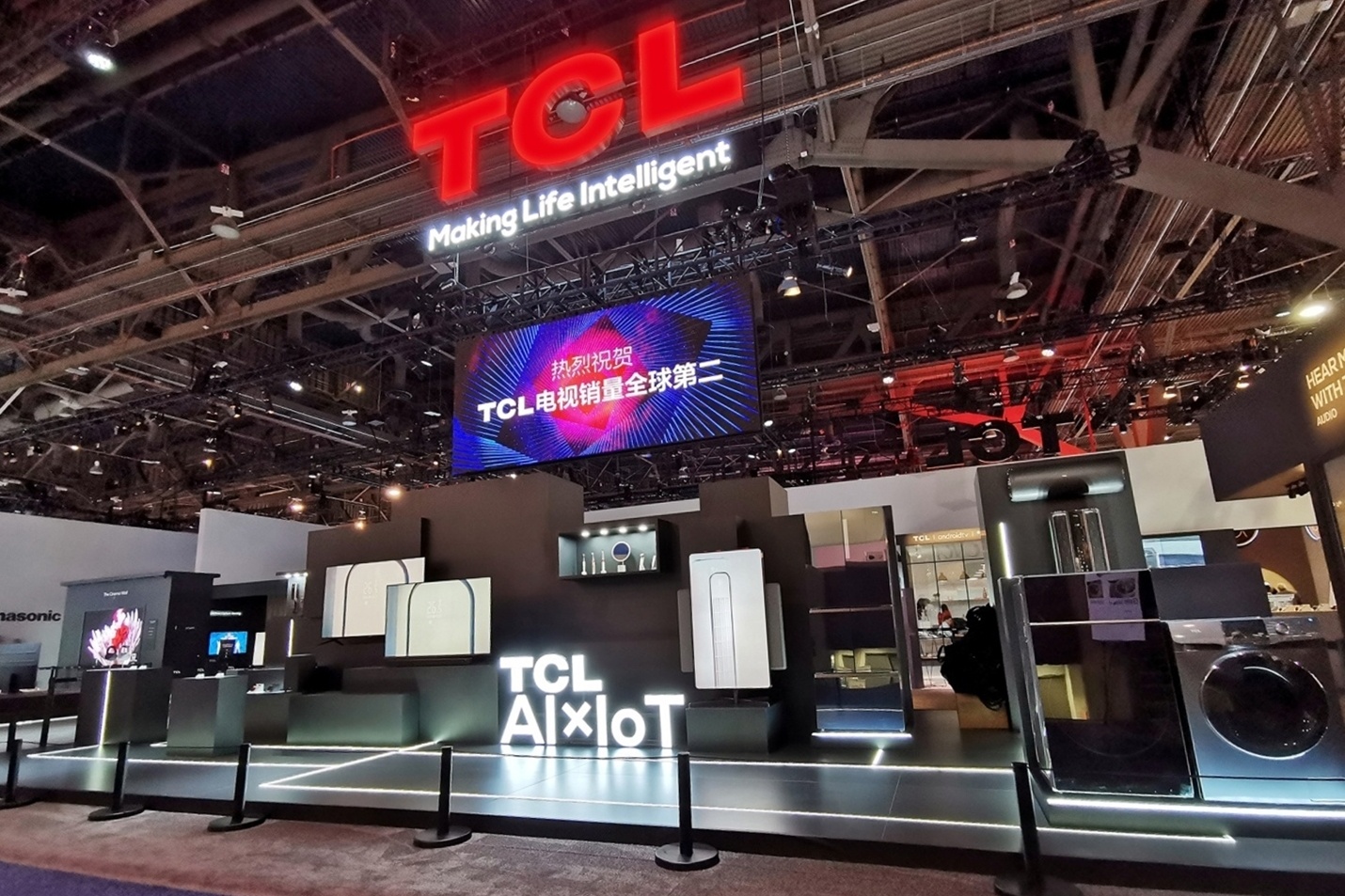 TCL cach mang hoa hieu suat TV voi cong nghe mini-LED tai CES 2020 hinh anh