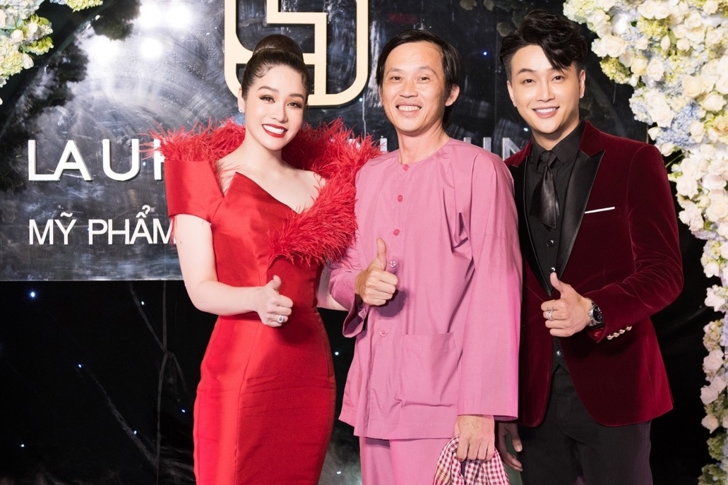 Hoai Linh, Phi Nhung mung sinh nhat 2 tuoi cong ty cua Nhat Kim Anh hinh anh