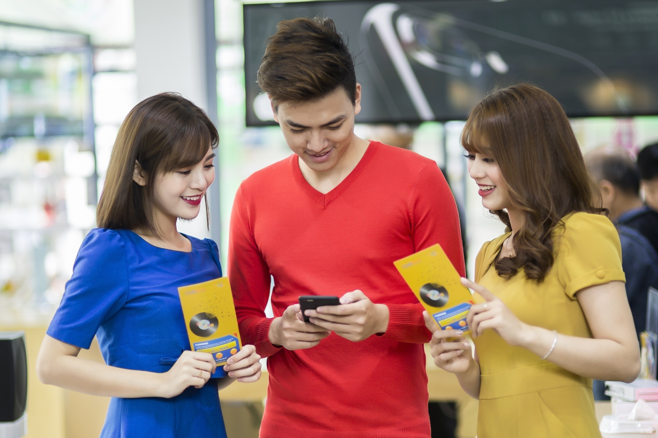 Hoa giai noi lo dung thue bao tra sau voi goi cuoc uu dai tu MobiFone hinh anh