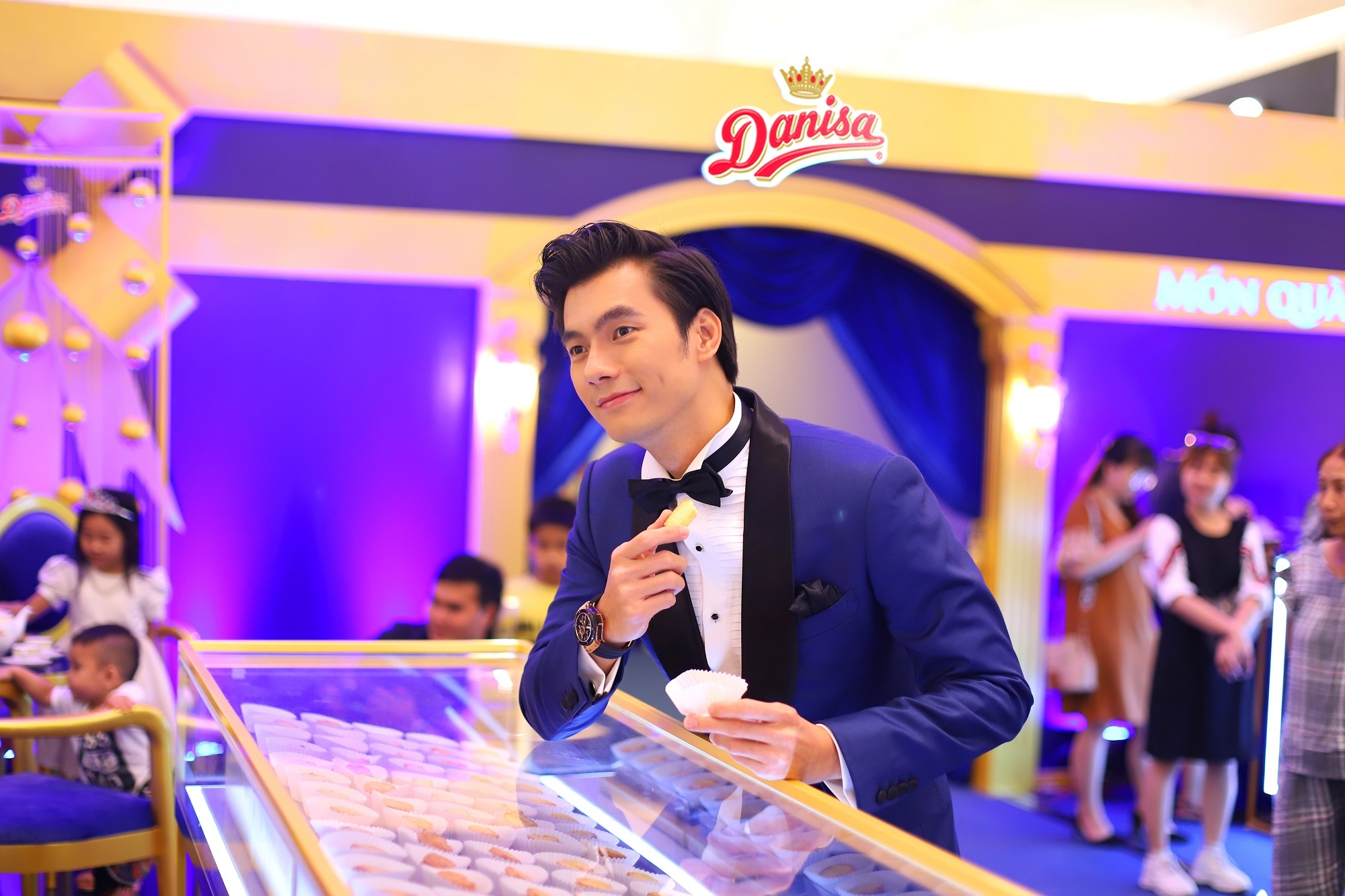 Qua tang hoang gia anh 3