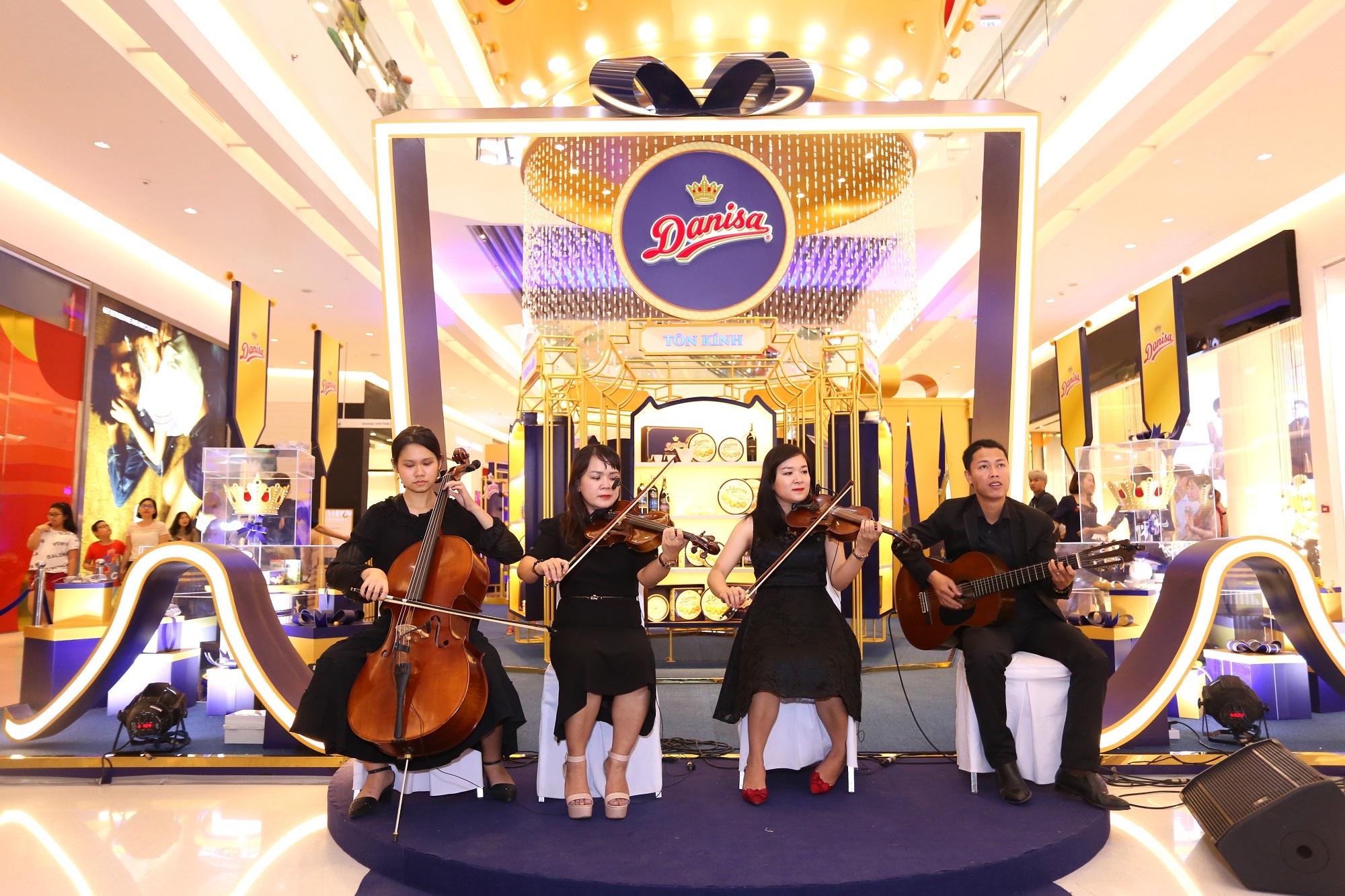 Qua tang hoang gia anh 7