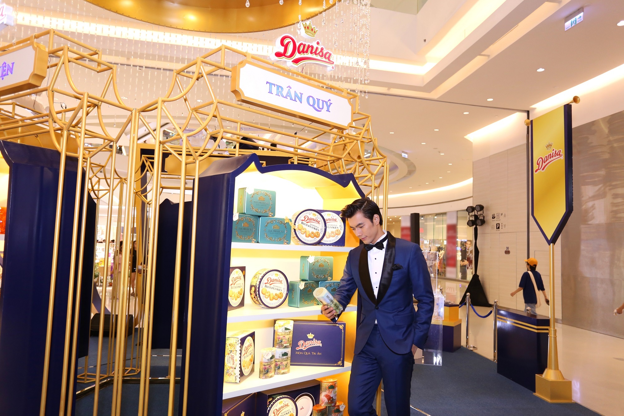 Qua tang hoang gia anh 4