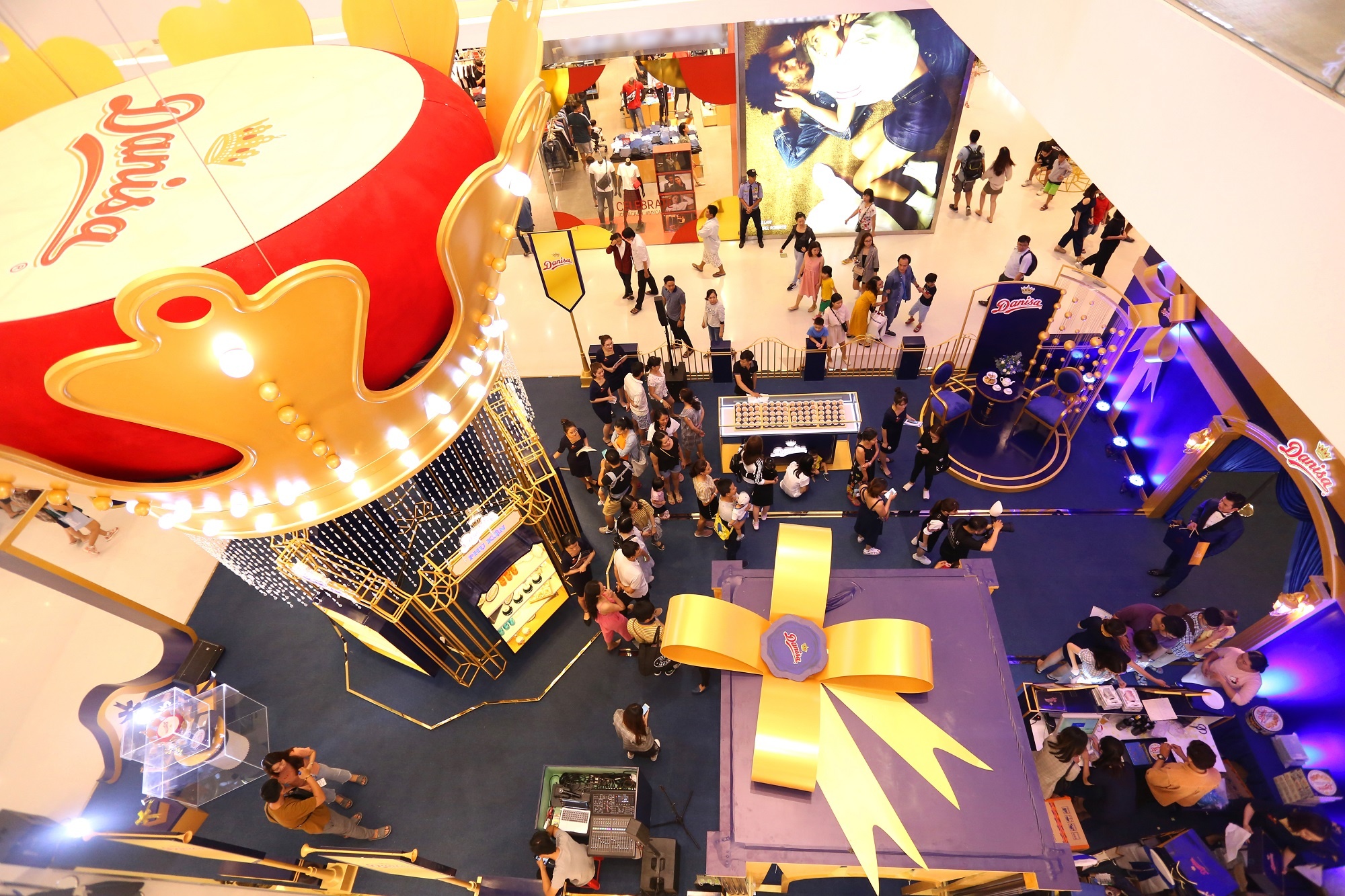 Qua tang hoang gia anh 2