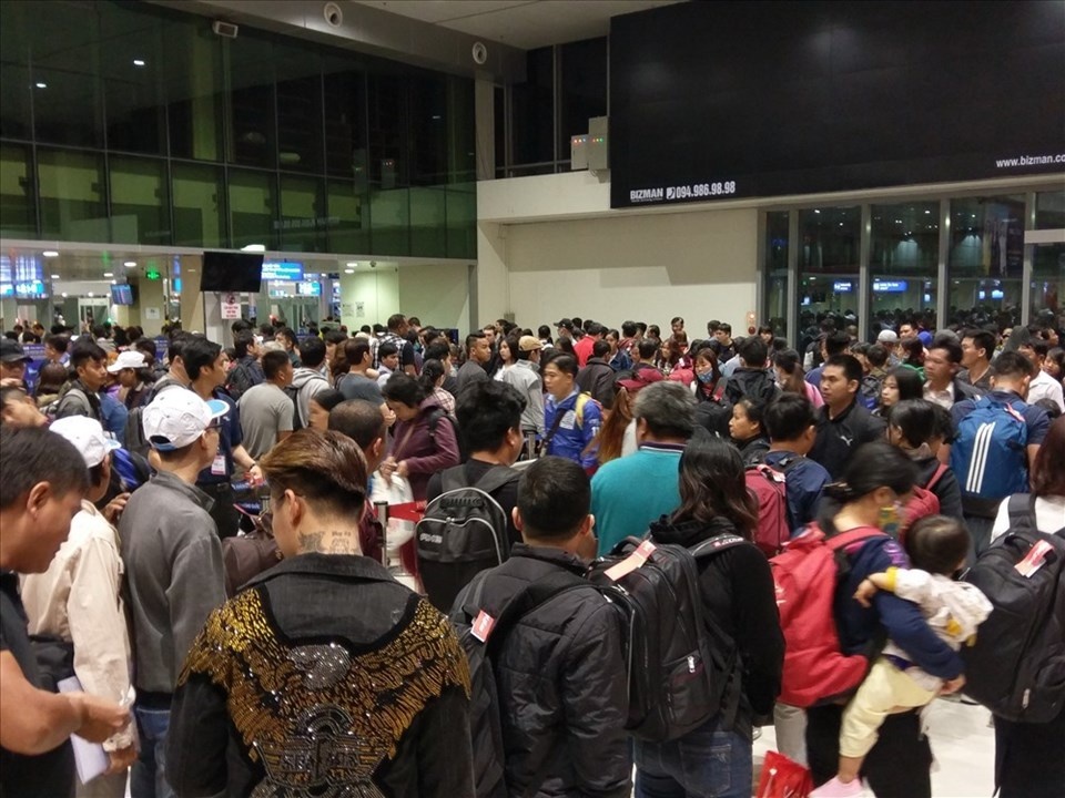 Chon hanh trinh bay nhu y de ve don Tet sum vay hinh anh