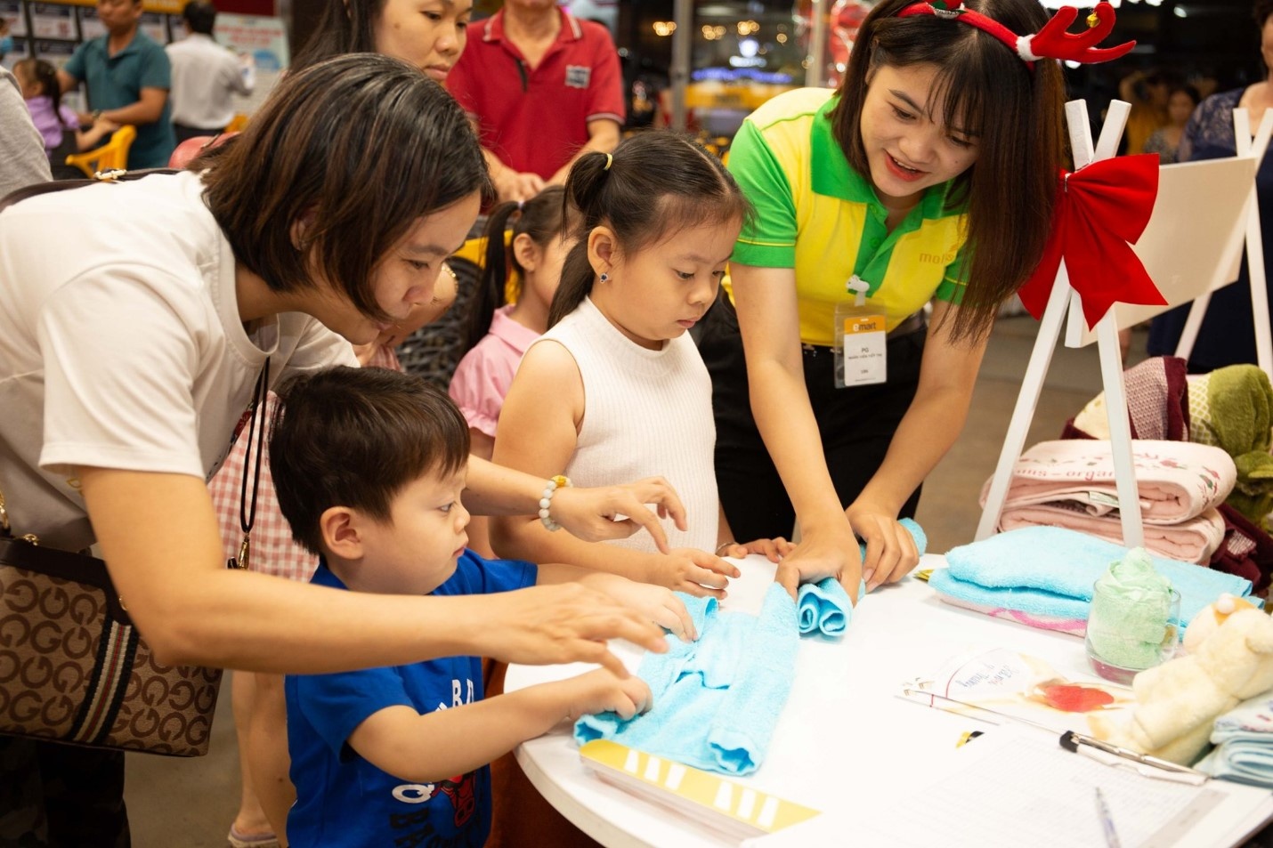 Khan bong - vat dung y nghia nen sam dip Tet hinh anh