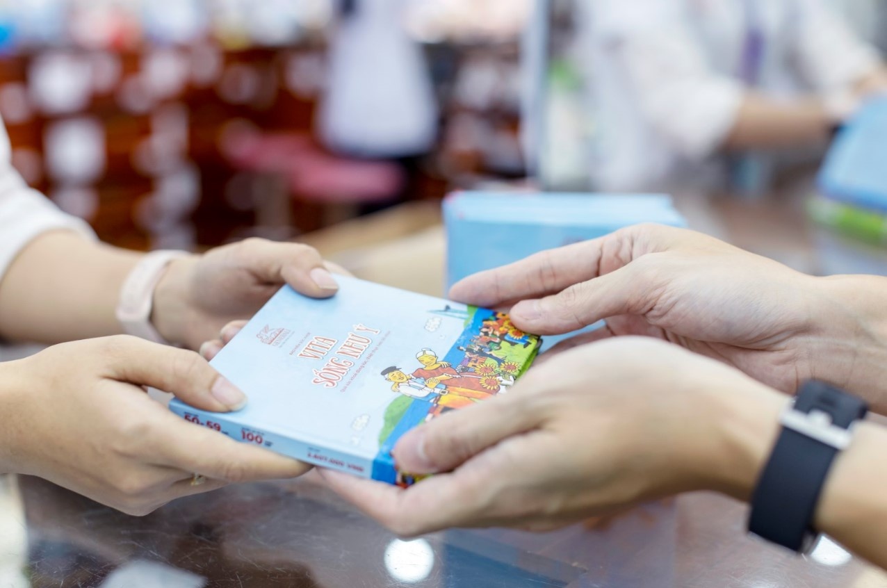 Bao hiem thoi 4.0 - cong nghe hoa moi khau, la qua tang nam moi hinh anh