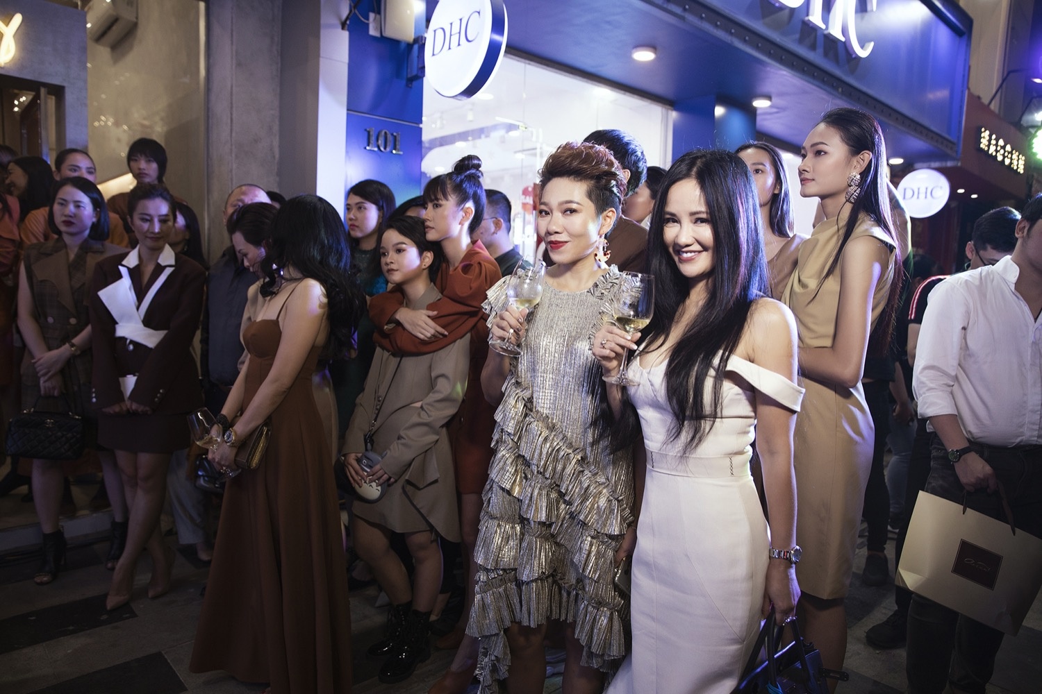 Accent ảnh 2 Accent anh 2