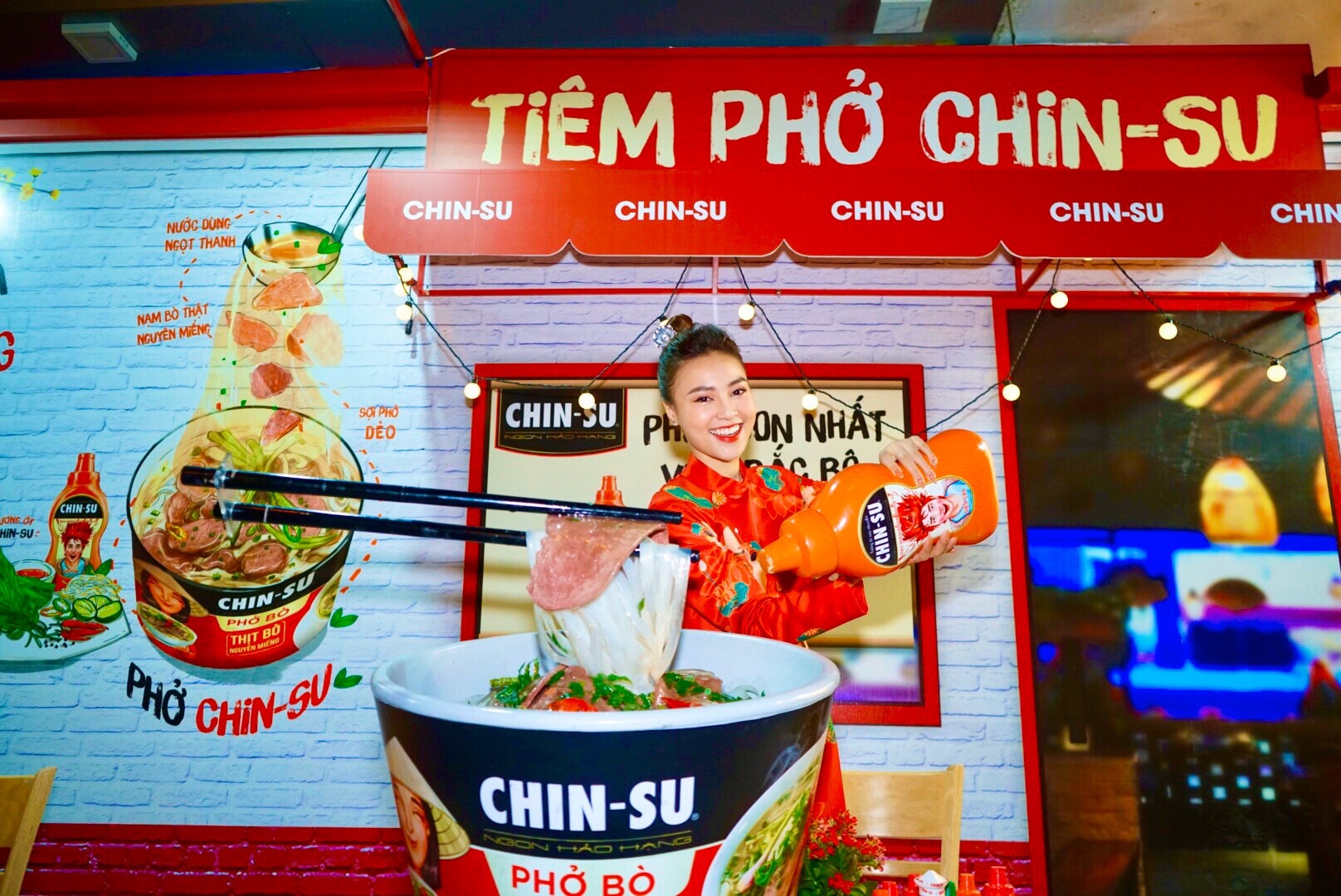 Bo tui diem check-in mua Tet cua Ninh Duong Lan Ngoc va nguoi dep Viet hinh anh