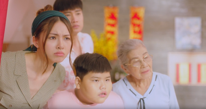 Quoc Truong hoa anh chong kho tinh, thich quan ly tien trong clip moi hinh anh