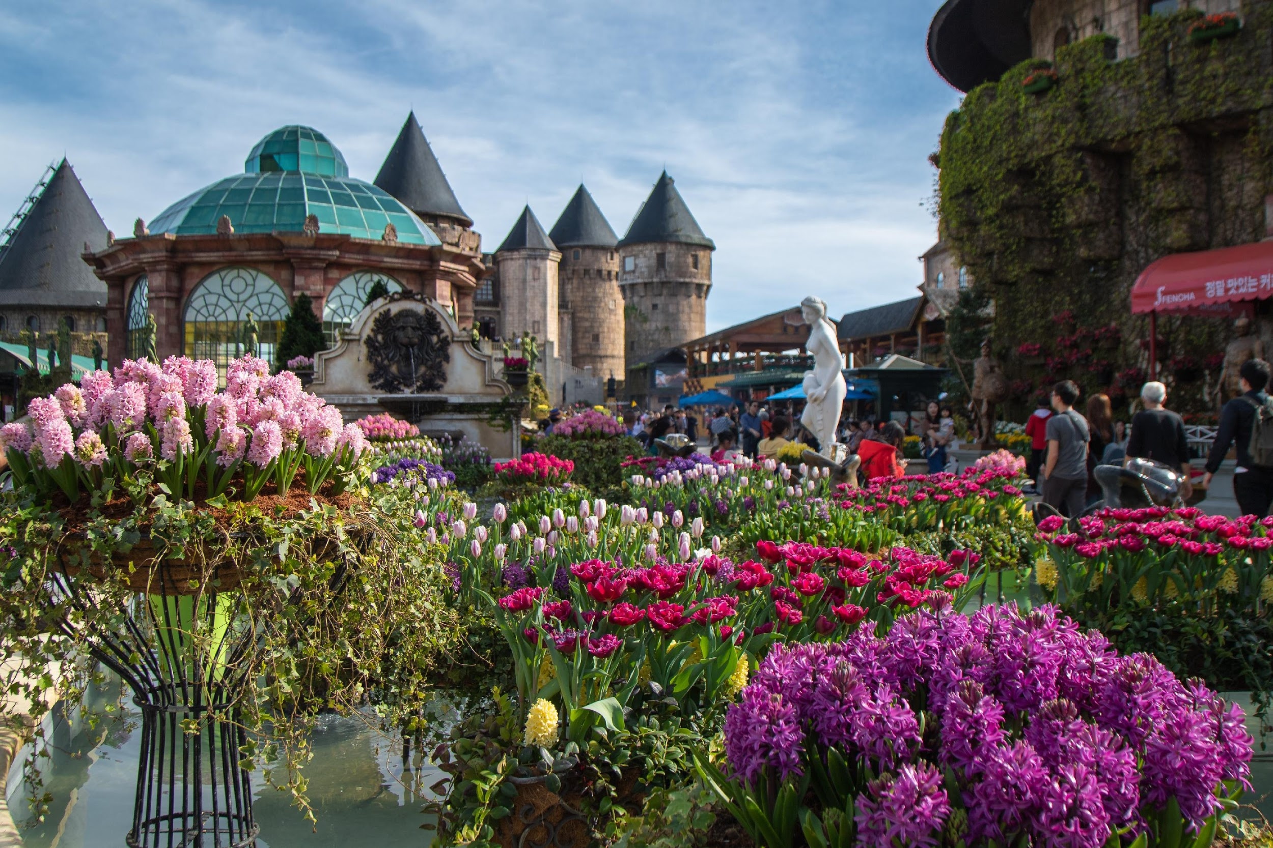 Don Tet da sac mau tu Bac vao Nam tai Sun World hinh anh