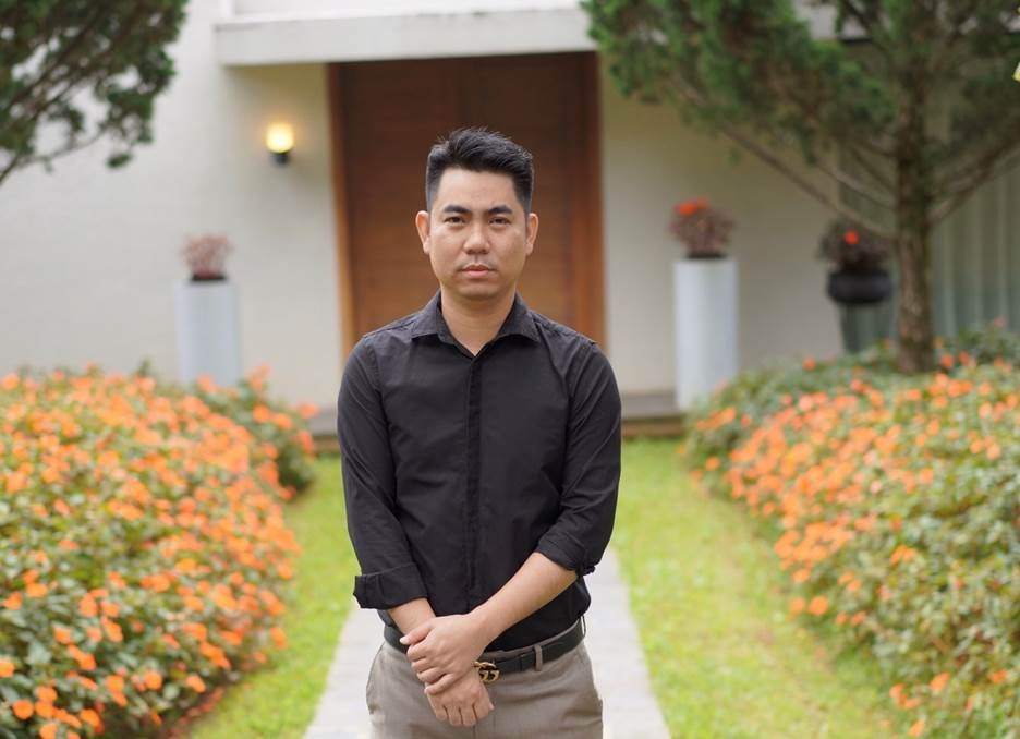 Nha bao Trung Hoang ra mat truyen ngan 'Chua yeu du tung do vo' hinh anh