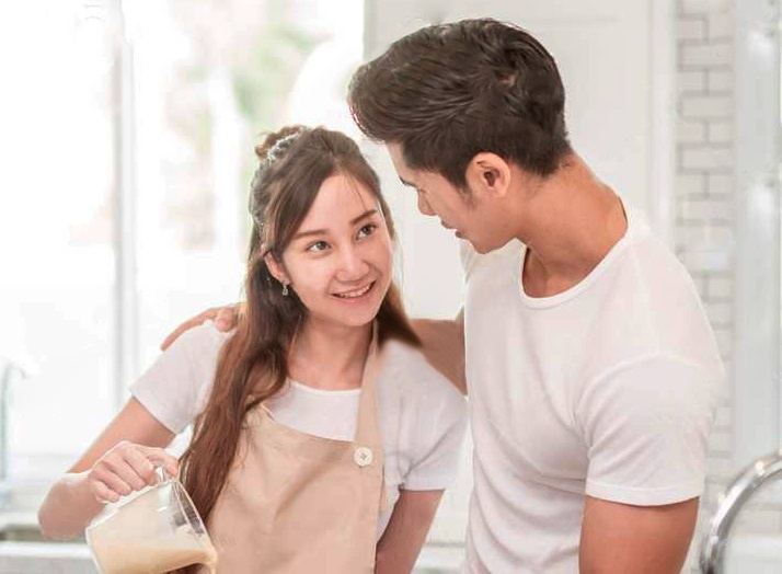 Y tuong cho ngay Valentine lang man, ‘thinh soan’ tai nha vao mua dich hinh anh