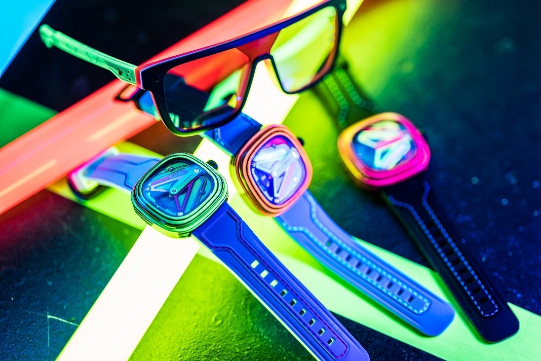 SevenFriday tai hop Rocketbyz ra mat BST moi day mau sac hinh anh