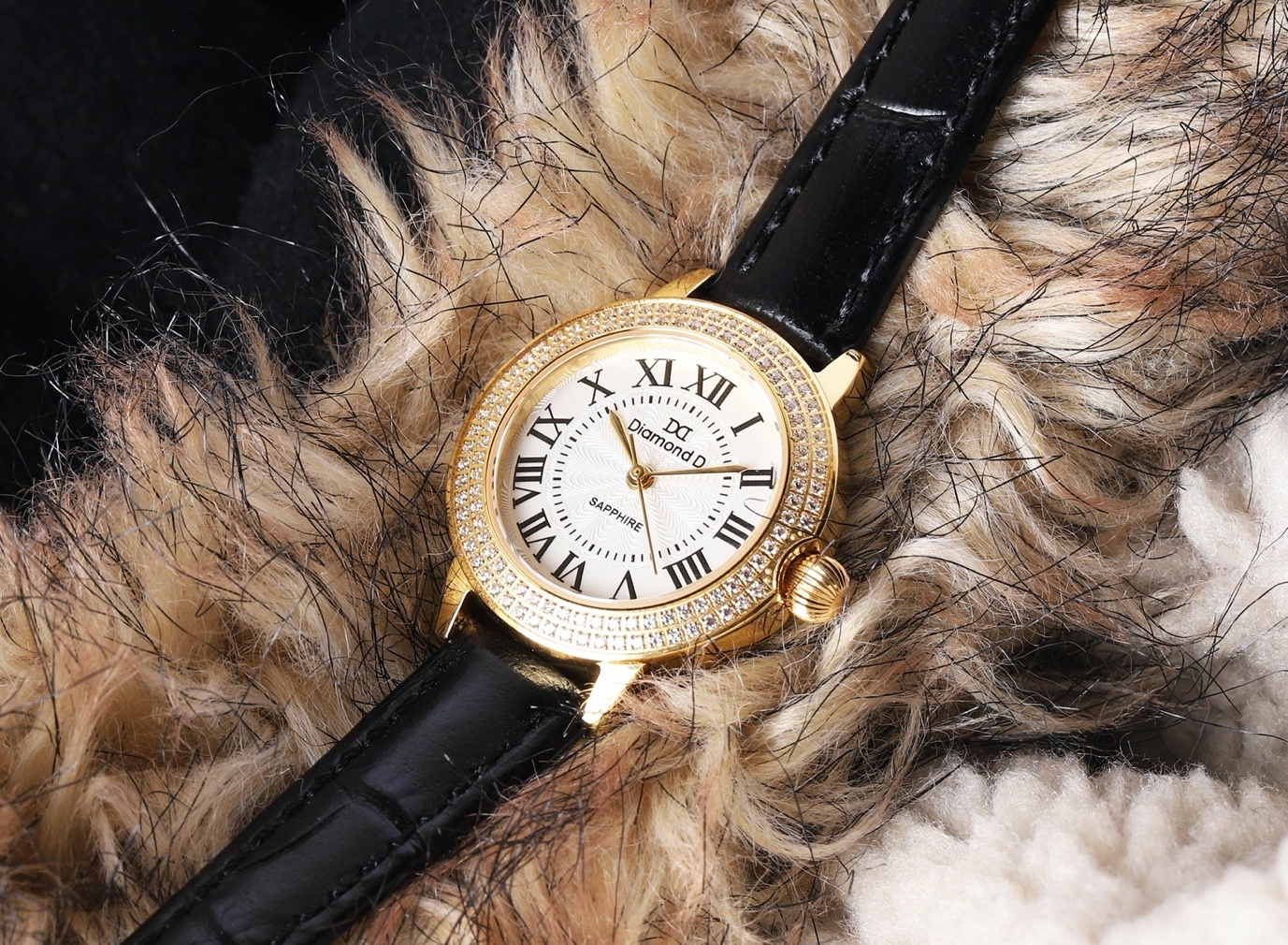 4 mau dong ho Diamond D don tim phai dep hinh anh