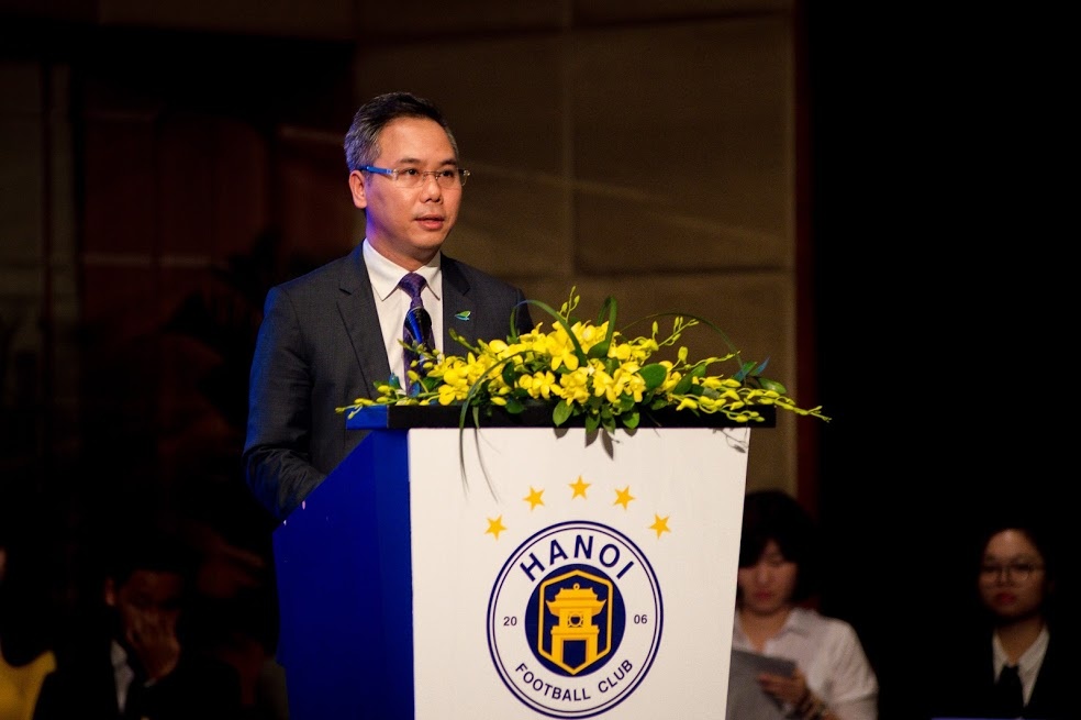 Bamboo Airways tai tro van chuyen cho CLB bong da Ha Noi nam 2020 hinh anh