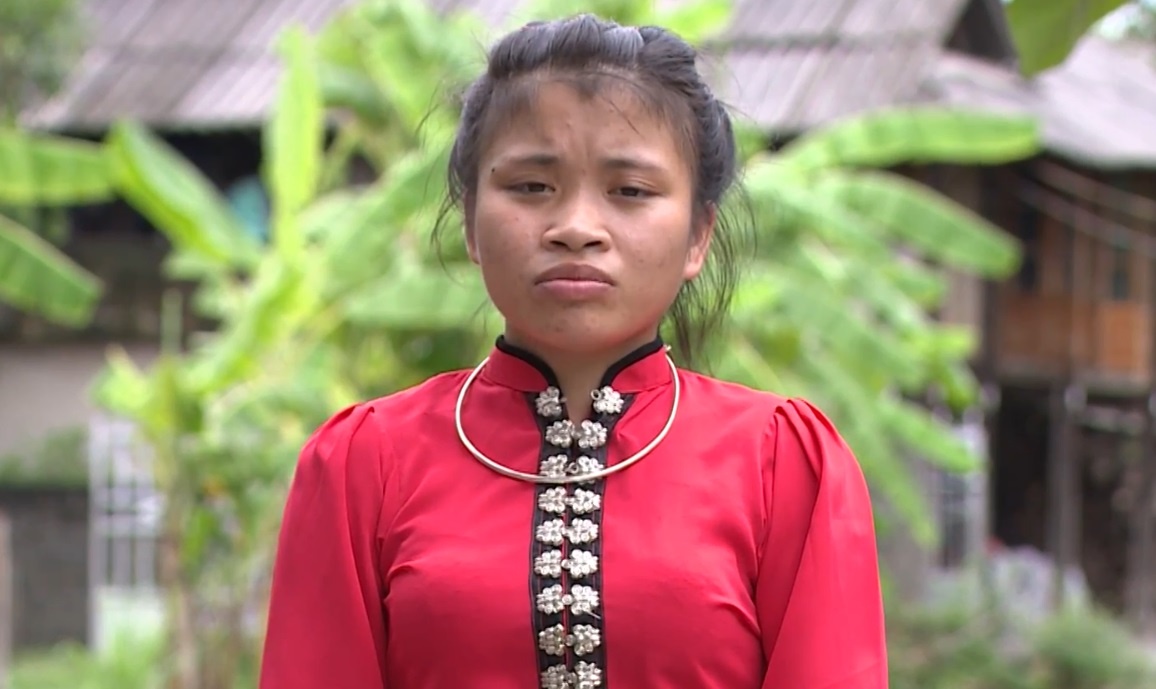 Minh Hang khen tang ngoai hinh sau tham my cua 9X dan toc Thai hinh anh